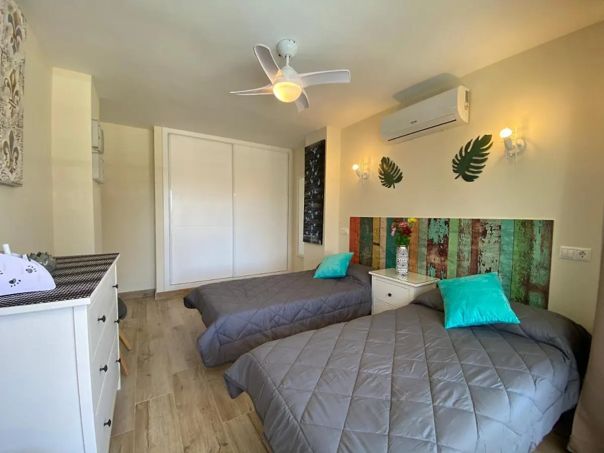 Modern 1 Bedroom Seaside Apartment With Pool Fuengirola Hiszpania